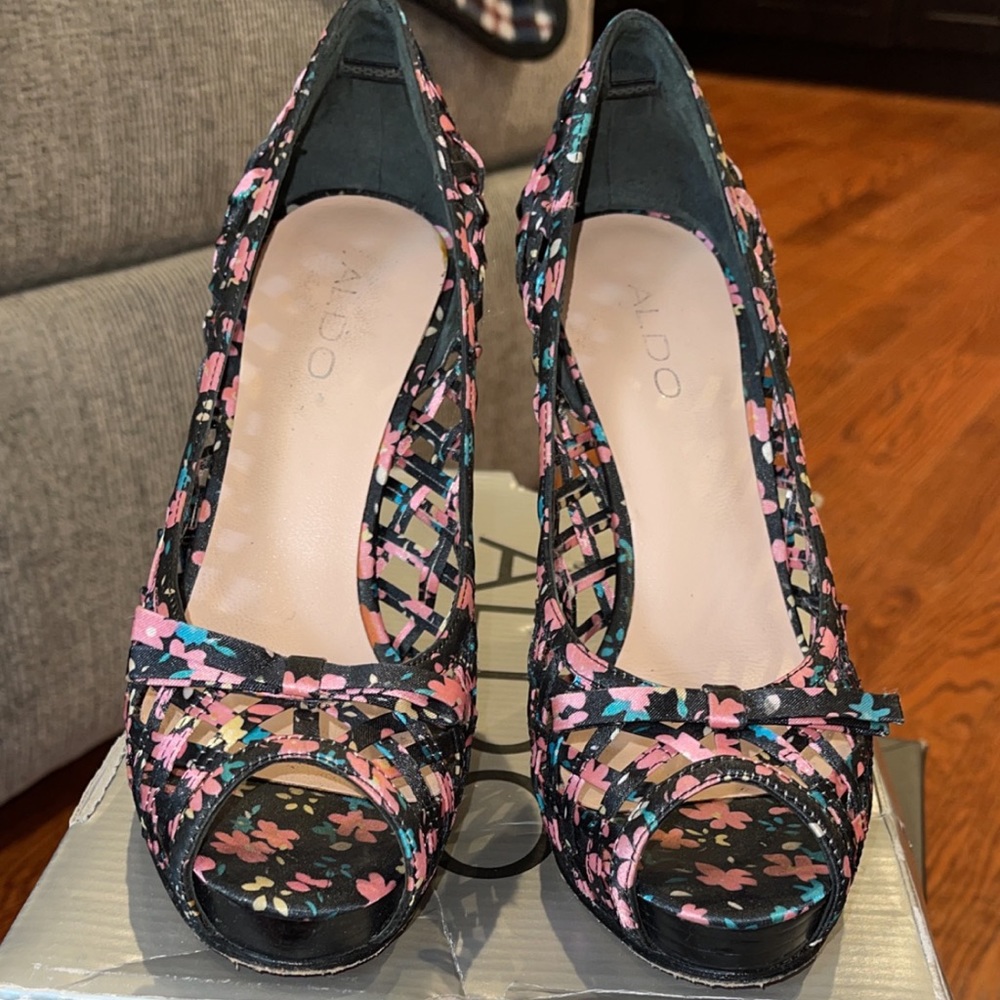 Aldo Open Toe Heels Floral Colored Pumps size 8